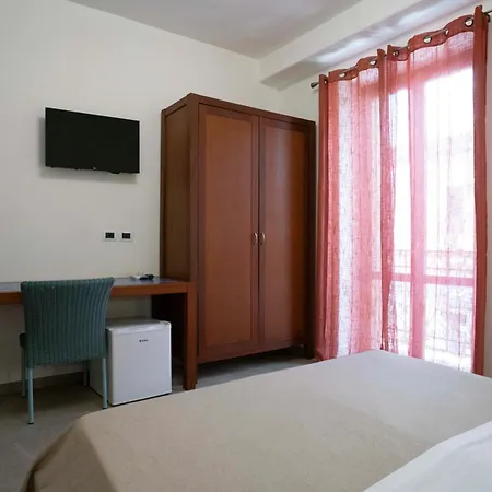 Petit Hotel-2